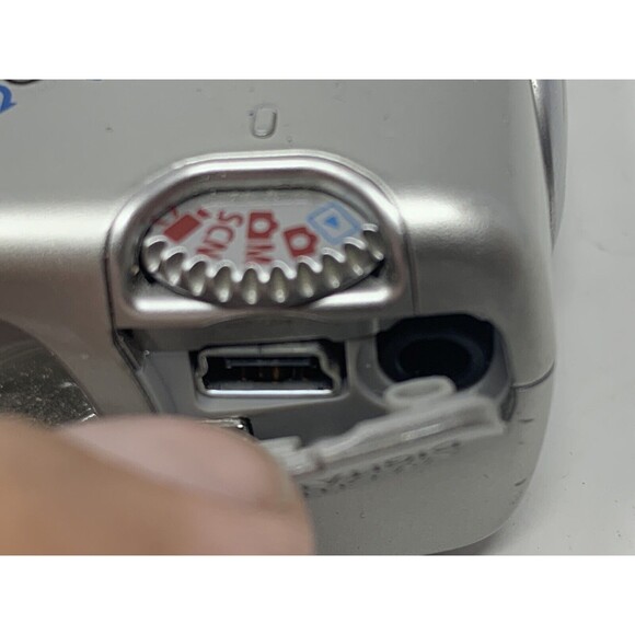 Canon PowerShot SD700 IS 6MP Digital Elph Camera  Battery Charger Sd Card READ - Picture 7 of 16